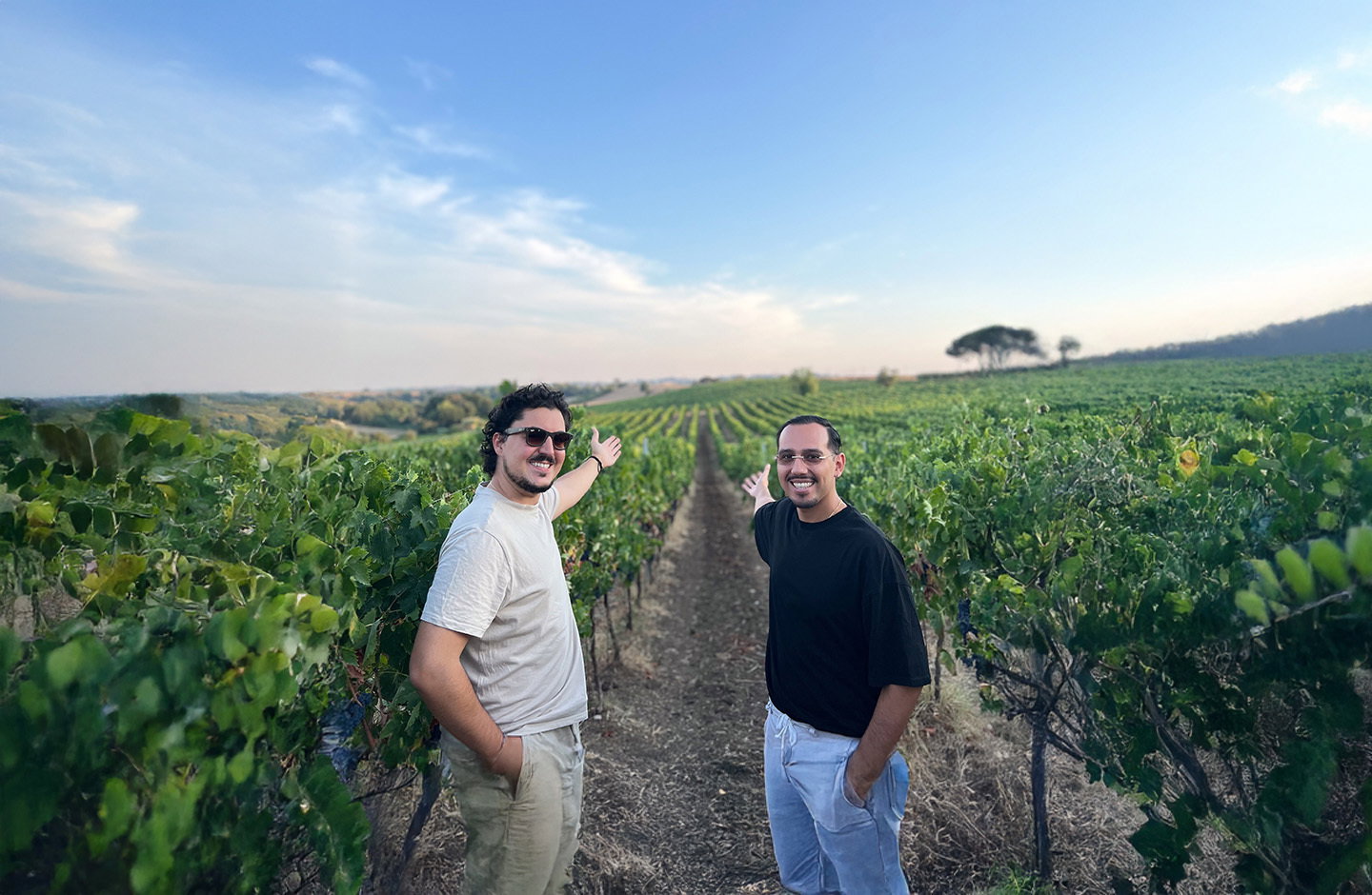 I wine communicator Winestreamer e SommelierZeta in visita a una vigna italiana