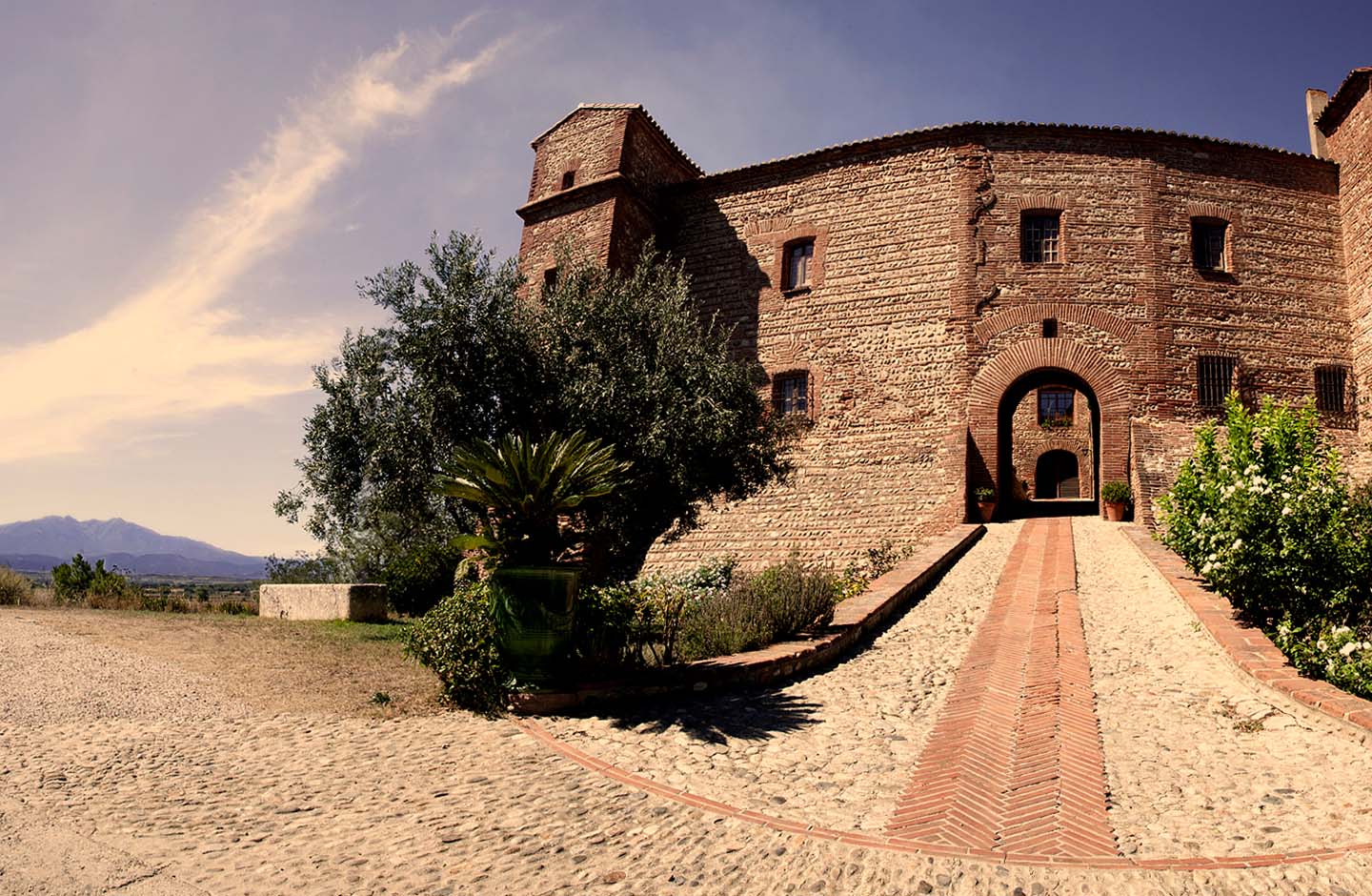 Antica tenuta vinicola nella Côtes du Roussillon con vista sui Pirenei