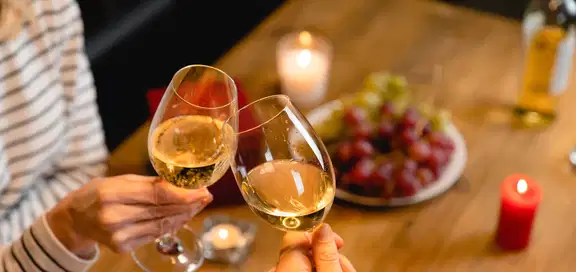 cropped-photo-of-clinking-glasses-of-wine-with-rom-2025-01-09-03-10-20-utc