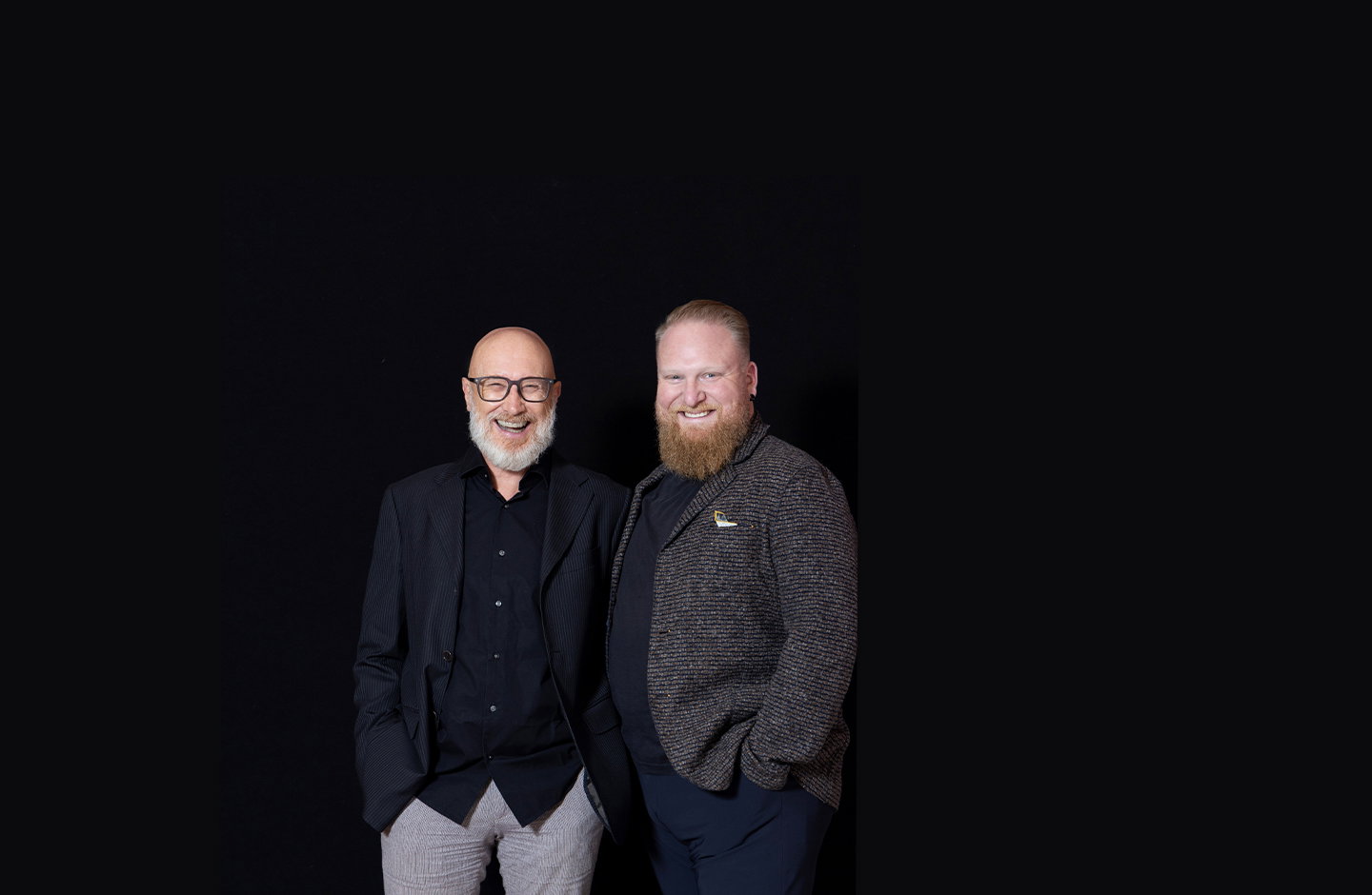 Esperti Falstaff sorridenti – selezione di vini premiati disponibile su Travino per veri intenditori.