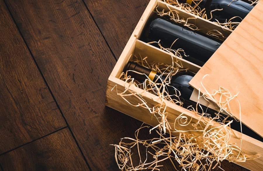 Bottiglia di vino pregiato in confezione regalo